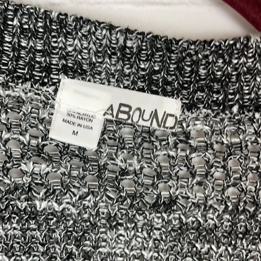 Abound Cardigan   - Picture 2 of 4